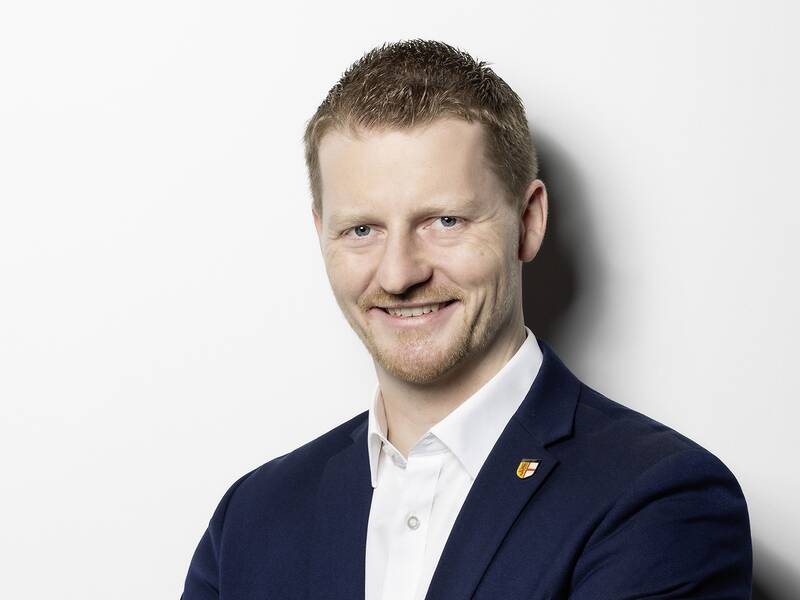 Simon Gröger ist seit 2021 Oberbürgermeister von Radolfzell am Bodensee.