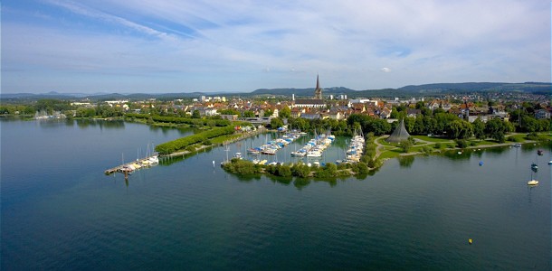  Blick auf Radolfzeller Hafen und das Münster vom See aus | Bild: Achim Mende 