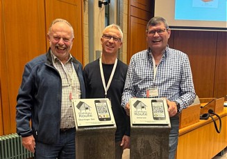 Neue Metallstelen für die Pfahlbauroute